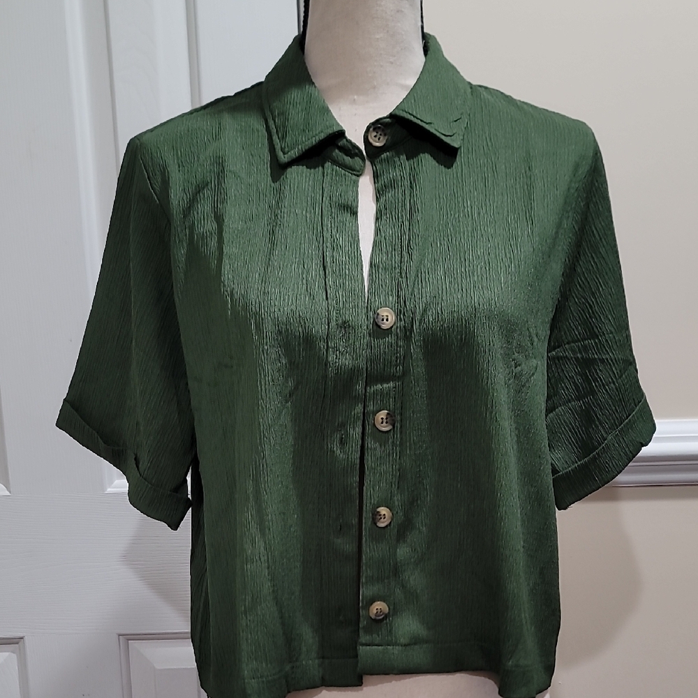 Jules & Leopold Deep Green Button-Down Blouse